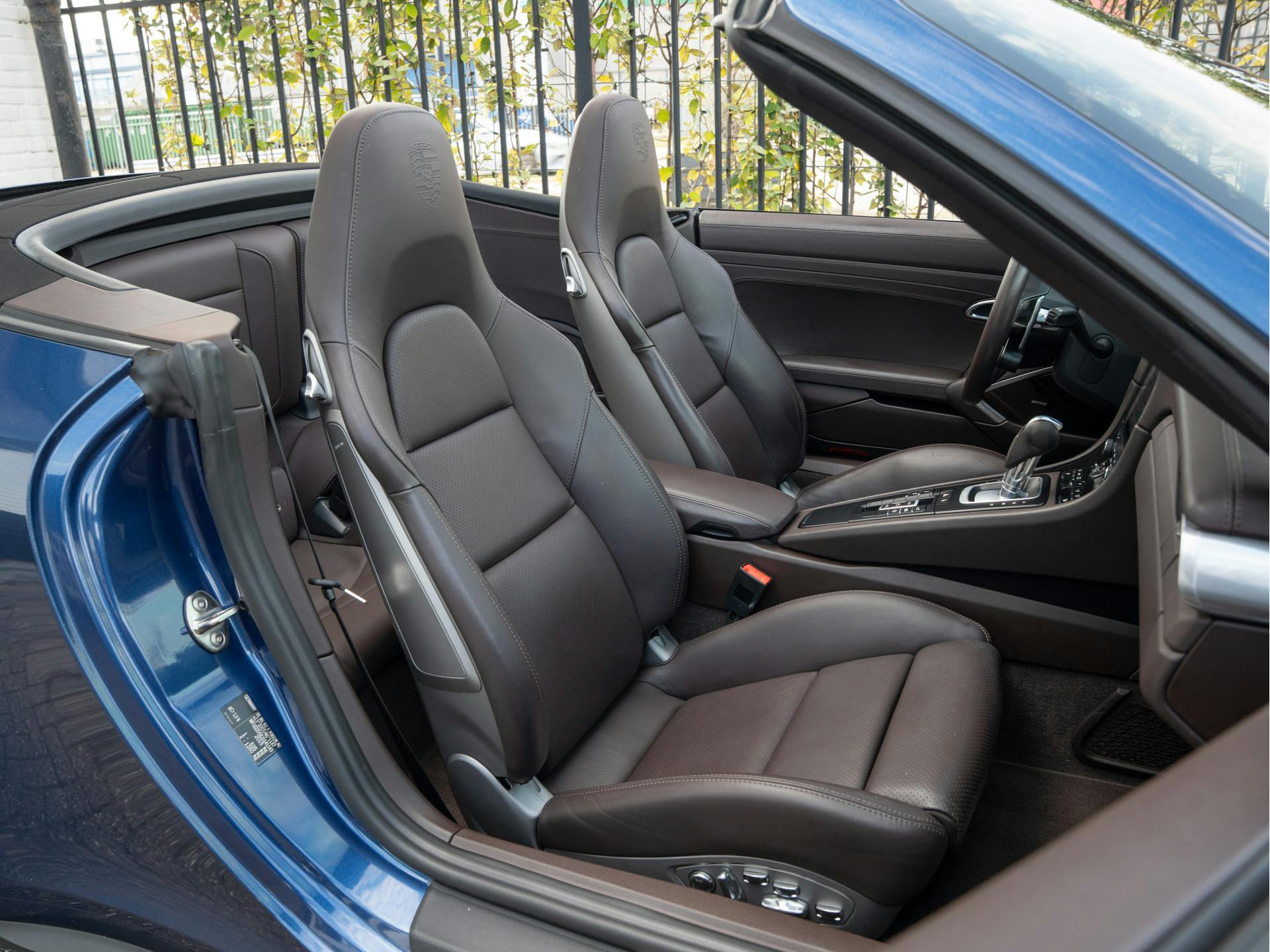Porsche 911 Cabrio 3.0 Carrera 4 GTS | Blue Metallic Wrap | Bose | Adaptieve Sport-Stoelen